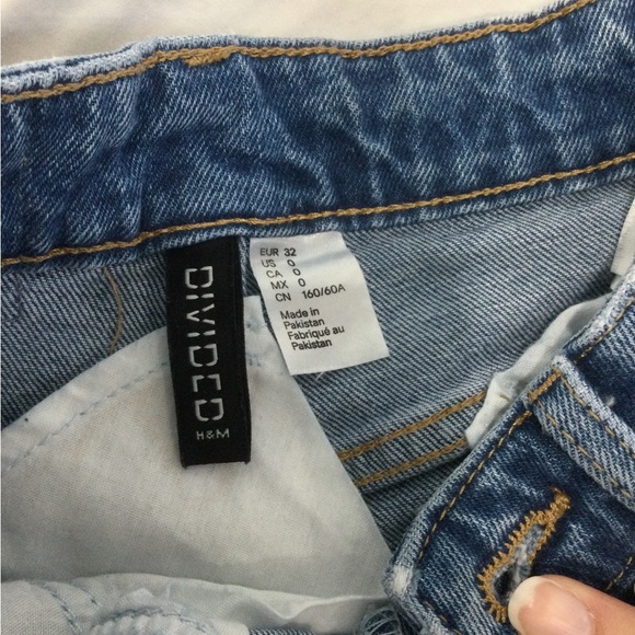 H&M Divided High Waisted Jeans - Picture 6 of 6